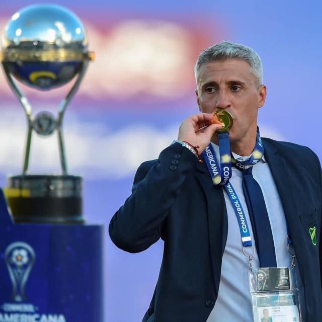 世界杯官方直播官网app下载入口-踢而优则教 阿根廷国脚巨星退役后喜欢当教练！